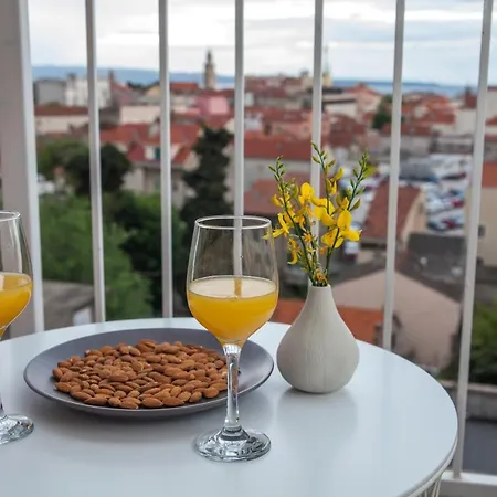 Luxury Ivari * سبليت