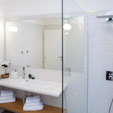 Luxury Ivari
