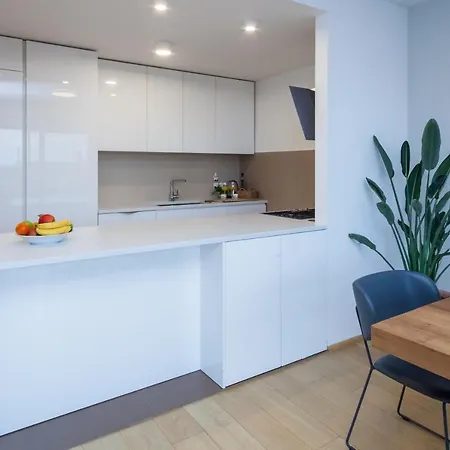 Luxury Ivari Apartment *